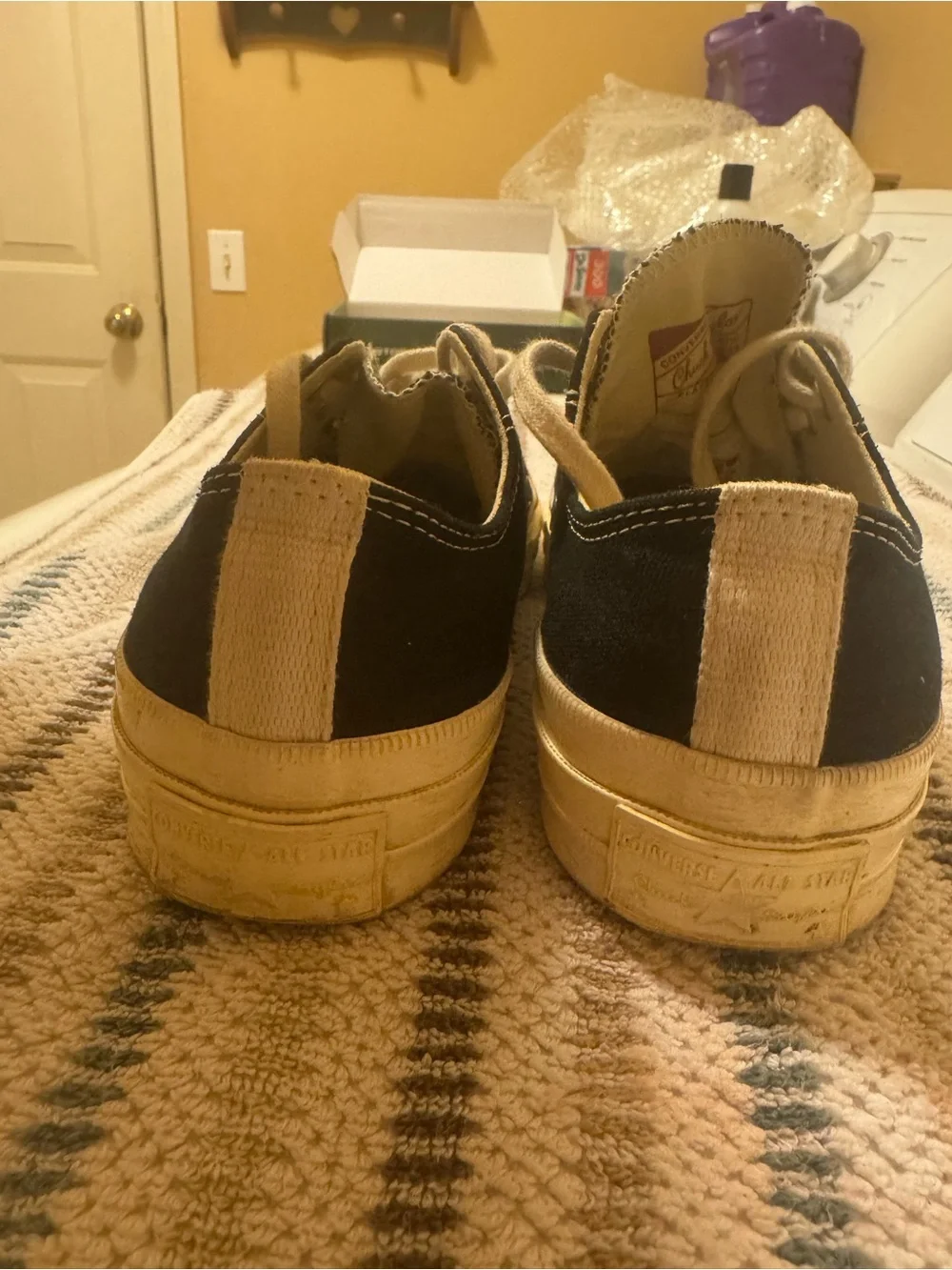 Converse low top